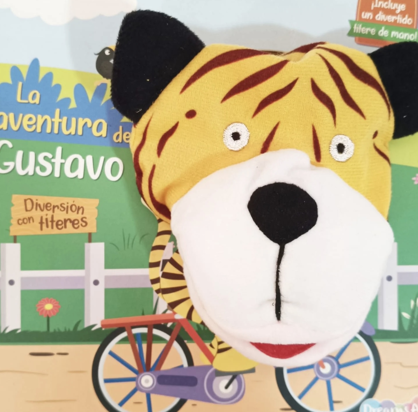 La aventura de Gustavo: Diversión con títeres