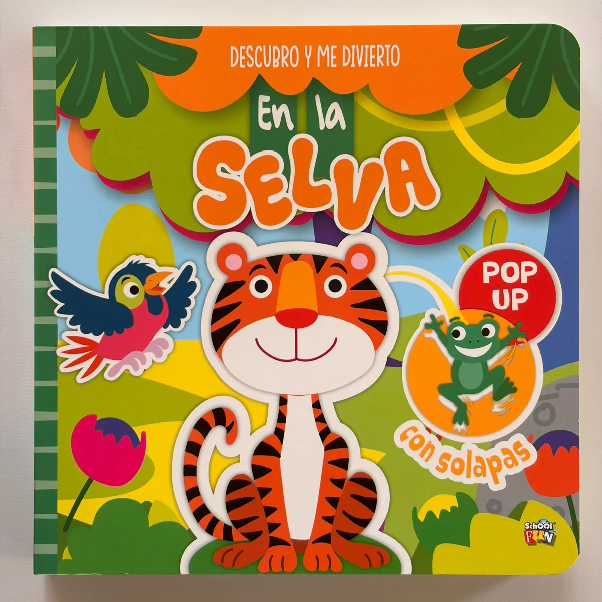 Portada de Descubro y me divierto: En la Selva