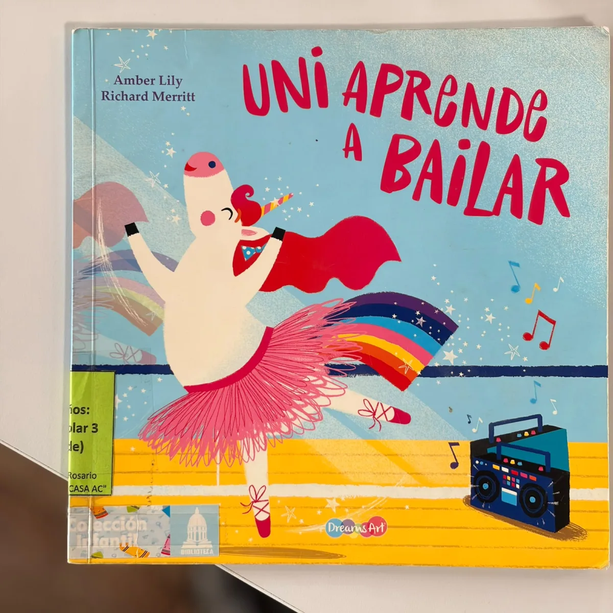 Uni aprende a bailar