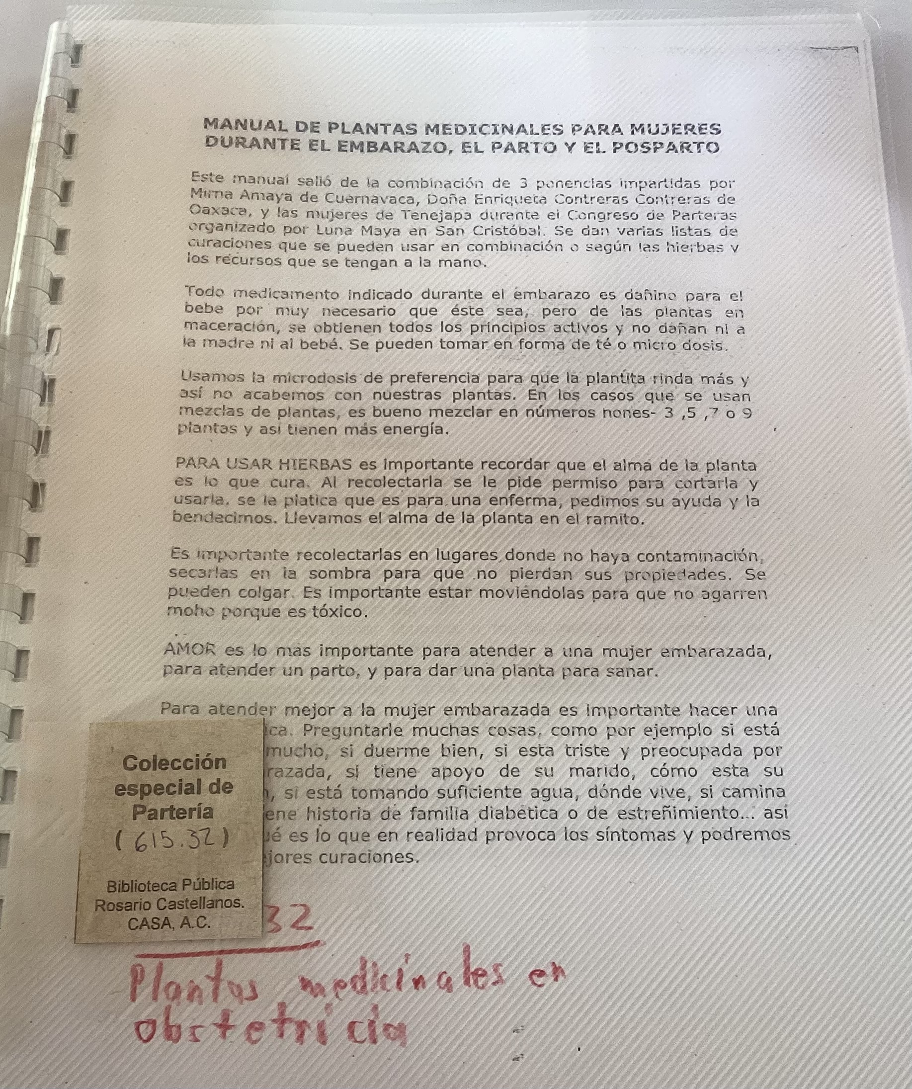 Portada de Manual de plantas medicinales para mujeres durante el embarazo, el parto y el posparto
