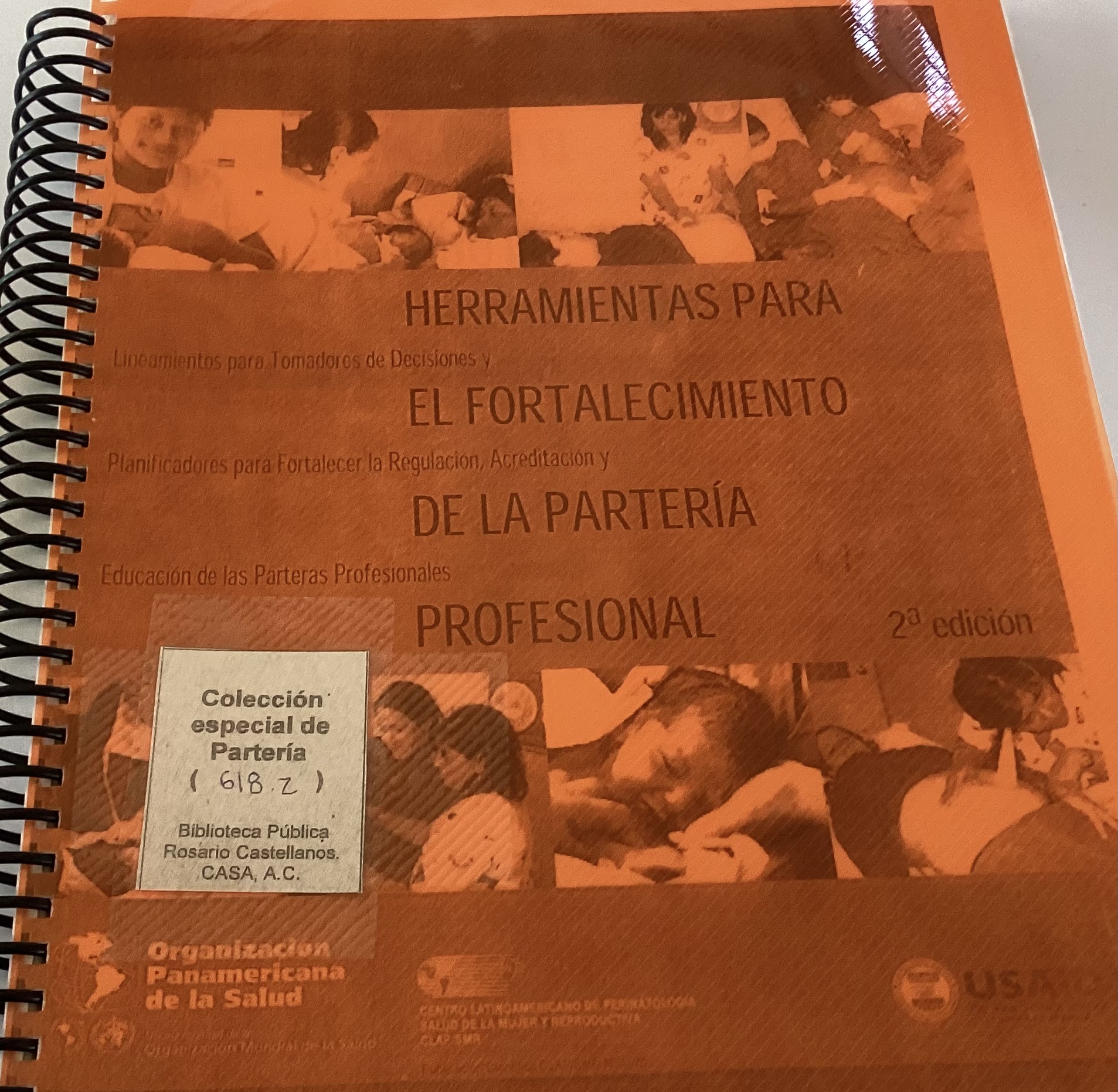 Portada de Herramientas para el fortalecimiento de la partería profesional